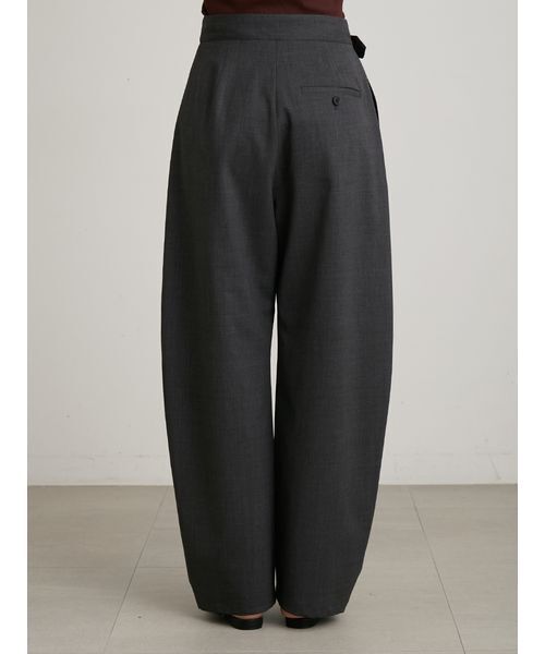 MIESROHE（ミースロエ）の「メタルバックルバレルパンツ（その他パンツ・レディース・カーキ/チャコールグレー/ネイビー・1/0）」の9枚目の写真