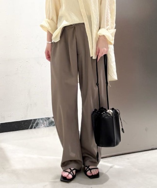 MIESROHE(ミースロエ)の「メタルバックルバレルパンツ(その他パンツ・レディース・カーキ/チャコールグレー/ネイビー・1/0)」の3枚目の写真