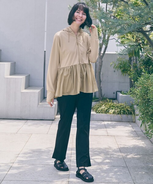 UNFILO(アンフィーロ)の「【ウエストゴム】UVカット ドライトリコット セミフレアパンツ(その他パンツ・レディース・ブラック系/グレー系・X-LARGE)」の14枚目の写真