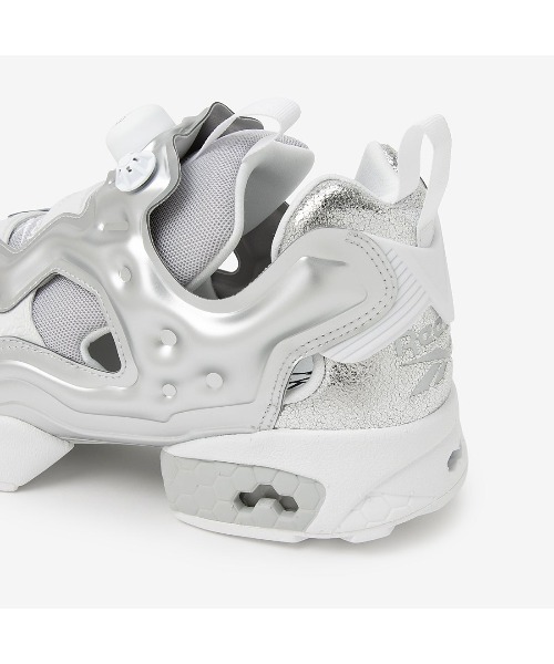 Reebok(リーボック)の「インスタ ポンプフューリー 94 / INSTAPUMP FURY 94(スニーカー・メンズ・シルバー・31cm/30.0cm/29.0cm/28.5cm/28.0cm/27.5cm/27.0cm/26.5cm/25.5cm/25.0cm/24.0cm/24.5cm/23.5cm/23.0cm)」の7枚目の写真
