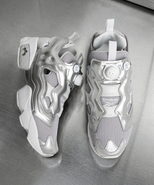 Reebok(リーボック)の「インスタ ポンプフューリー 94 / INSTAPUMP FURY 94(スニーカー・メンズ・シルバー・31cm/30.0cm/29.0cm/28.5cm/28.0cm/27.5cm/27.0cm/26.5cm/25.5cm/25.0cm/24.0cm/24.5cm/23.5cm/23.0cm)」の3枚目の写真