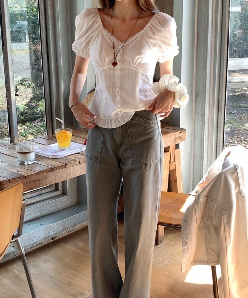 FAVORITO(ファヴォリート)の「デザインブラウス(シャツ/ブラウス・レディース・ホワイト/ブラック・F)」の4枚目の写真