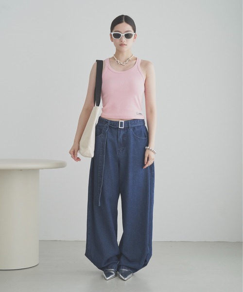 SOEMIN(ソミン)の「Barrel tuck denim/ベルト付きバレルレッグデニムパンツ(デニムパンツ・レディース・インディゴブルー・S/M)」の10枚目の写真