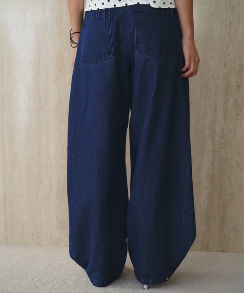 SOEMIN(ソミン)の「Barrel tuck denim/ベルト付きバレルレッグデニムパンツ(デニムパンツ・レディース・インディゴブルー・S/M)」の13枚目の写真