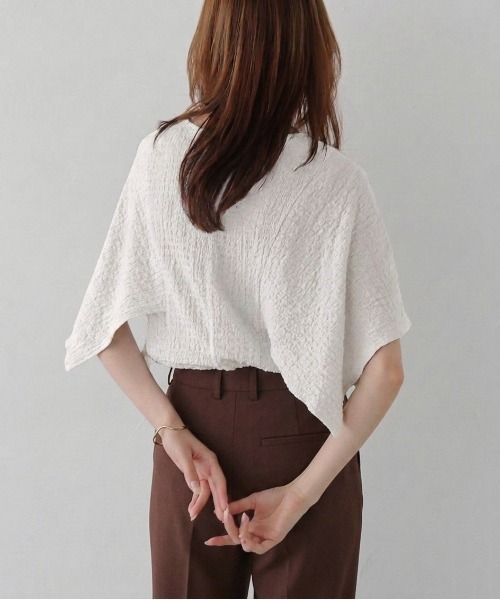 CLEIO（クレイオ）の「【CLEIO】ふくれジャガードケープスリーブプルオーバー BUBBLE JACQUARD CAPE SLEEVE PULLOVER（Tシャツ/カットソー・レディース・ブラック/ブラウン/アイボリー・FREE）」の8枚目の写真