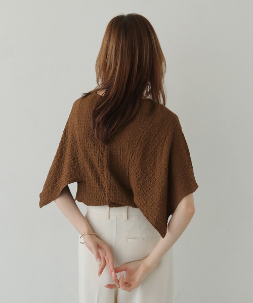 CLEIO（クレイオ）の「【CLEIO】ふくれジャガードケープスリーブプルオーバー BUBBLE JACQUARD CAPE SLEEVE PULLOVER（Tシャツ/カットソー・レディース・ブラック/ブラウン/アイボリー・FREE）」の17枚目の写真