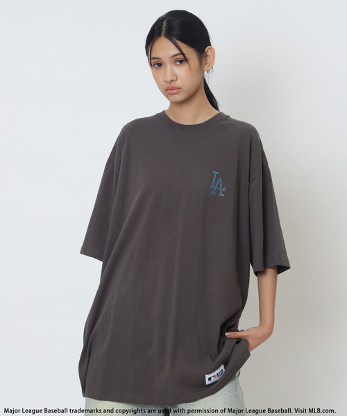 BACK TO THE FIELD(バック トゥー ザ フィールド)の「【MLB】Rhinestone-Embellished Tee(Tシャツ/カットソー・メンズ・レッド系/ブルー系/ブラック系・MEDIUM/XL/LARGE)」の5枚目の写真