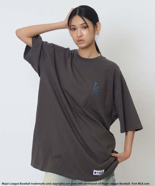 BACK TO THE FIELD(バック トゥー ザ フィールド)の「【MLB】Rhinestone-Embellished Tee(Tシャツ/カットソー・メンズ・レッド系/ブルー系/ブラック系・MEDIUM/XL/LARGE)」の6枚目の写真