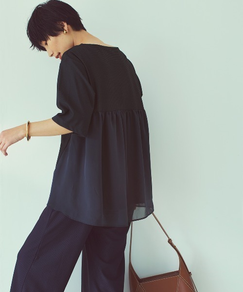 IEDIT(イディット)の「IEDIT 消臭&接触冷感で快適 背中異素材デザインで着映えするカットソーセットアップ〈ダークネイビー〉(セットアップ・レディース・ダークネイビー・L/M/LL/4L/3L/SP)」の2枚目の写真