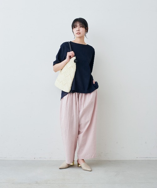 IEDIT(イディット)の「IEDIT 消臭&接触冷感で快適 背中異素材デザインで着映えするカットソーセットアップ〈ダークネイビー〉(セットアップ・レディース・ダークネイビー・L/M/LL/4L/3L/SP)」の6枚目の写真