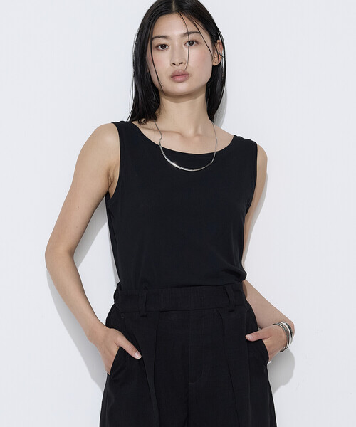 COMME CA Wardrobe(コムサワードローブ)の「〔 +サイズ 〕【前後2WAY】強撚コットン斜行天竺 タンクトップ(タンクトップ・レディース・ピンク系その他/オフホワイト/ブラック/トップグレー・13号)」の3枚目の写真