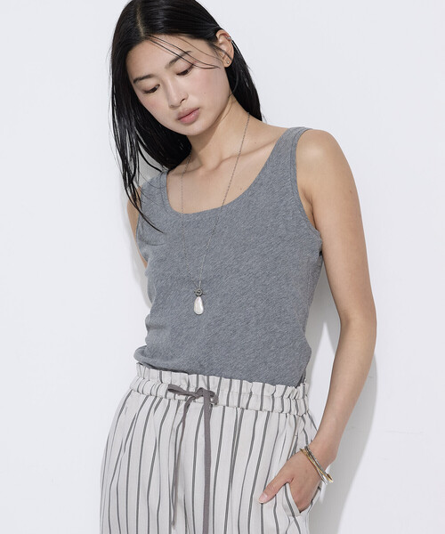 COMME CA Wardrobe(コムサワードローブ)の「〔 +サイズ 〕【前後2WAY】強撚コットン斜行天竺 タンクトップ(タンクトップ・レディース・ピンク系その他/オフホワイト/ブラック/トップグレー・13号)」の1枚目の写真