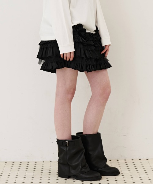J1U by LA BELLE ETUDE(ジユウバイラベルエチュード)の「シャーリングティアードフリルスカパン(スカート・レディース・ホワイト/ブラック・FREE)」の18枚目の写真