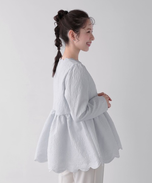 Fit more(フィットモア)の「裾ダブルスカラップ刺繍トップス(その他トップス・レディース・ホワイト/ライトブルー/ネイビー・FREE)」の4枚目の写真