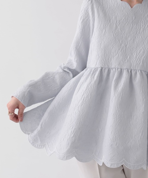 Fit more(フィットモア)の「裾ダブルスカラップ刺繍トップス(その他トップス・レディース・ホワイト/ライトブルー/ネイビー・FREE)」の6枚目の写真