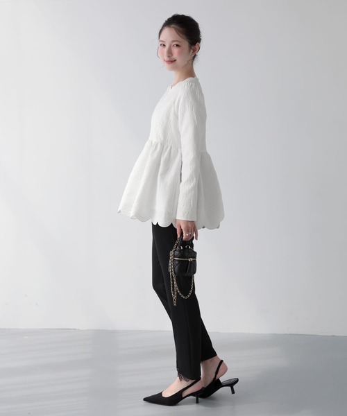 Fit more(フィットモア)の「裾ダブルスカラップ刺繍トップス(その他トップス・レディース・ホワイト/ライトブルー/ネイビー・FREE)」の8枚目の写真