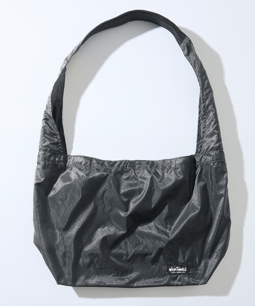 WILD THINGS(ワイルドシングス)の「限定展開 WILD THINGS/ワイルドシングス 別注PACKABLE LARGE SHOULDER BAG(ショルダーバッグ・メンズ・オリーブ/チャコールグレー/ブラック・フリ-)」の13枚目の写真