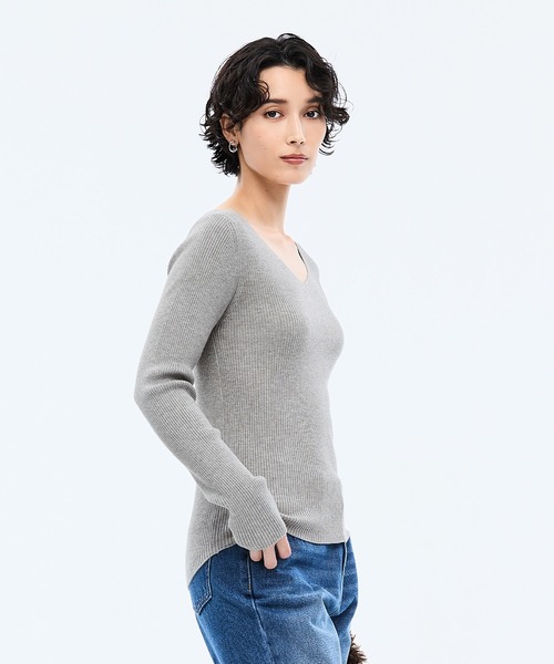 coca(coca)(コカ)の「軽量Vネックニット【西山茉希様着用】(ニット/セーター・レディース・グレー/カーキ/アイボリー/ブラック/ライトピンク・S/M/L)」の7枚目の写真