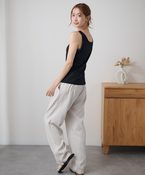DAYRA（デイラ）の「ラウンドネック ベーシック ノースリーブ リブ トップス（タンクトップ・レディース・ブラック/チャコールグレー・FREE）」の4枚目の写真
