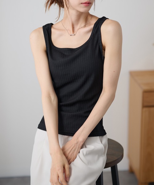 DAYRA（デイラ）の「ラウンドネック ベーシック ノースリーブ リブ トップス（タンクトップ・レディース・ブラック/チャコールグレー・FREE）」の9枚目の写真