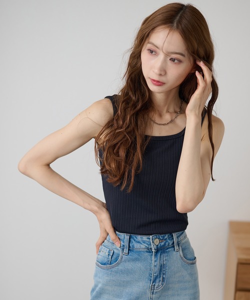 DAYRA（デイラ）の「ラウンドネック ベーシック ノースリーブ リブ トップス（タンクトップ・レディース・ブラック/チャコールグレー・FREE）」の16枚目の写真