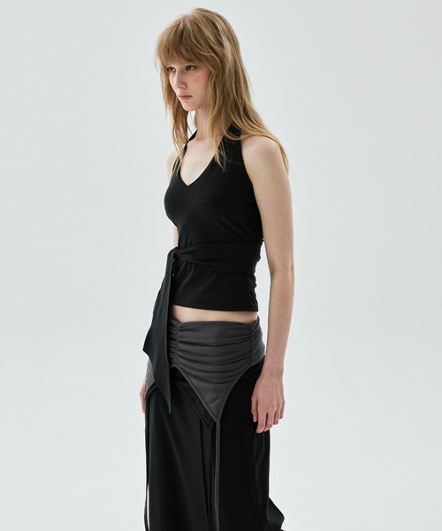 Mardi Mercredi(マルディメクルディ)の「TOP HALTER NECK TIE DETAIL / トップ ホルター ネック タイ ディテール(キャミソール・レディース・ブラック/グレー・FREE)」の5枚目の写真