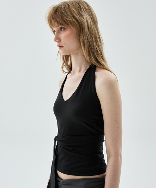Mardi Mercredi(マルディメクルディ)の「TOP HALTER NECK TIE DETAIL / トップ ホルター ネック タイ ディテール(キャミソール・レディース・ブラック/グレー・FREE)」の6枚目の写真