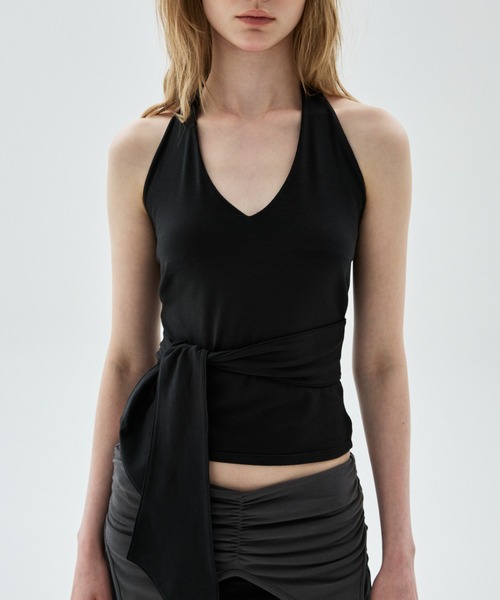 Mardi Mercredi(マルディメクルディ)の「TOP HALTER NECK TIE DETAIL / トップ ホルター ネック タイ ディテール(キャミソール・レディース・ブラック/グレー・FREE)」の7枚目の写真