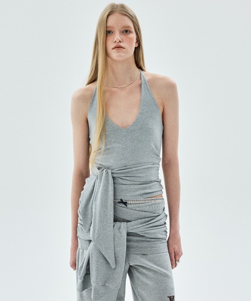 Mardi Mercredi(マルディメクルディ)の「TOP HALTER NECK TIE DETAIL / トップ ホルター ネック タイ ディテール(キャミソール・レディース・ブラック/グレー・FREE)」の15枚目の写真