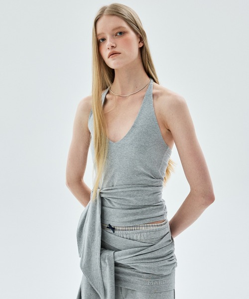 Mardi Mercredi(マルディメクルディ)の「TOP HALTER NECK TIE DETAIL / トップ ホルター ネック タイ ディテール(キャミソール・レディース・ブラック/グレー・FREE)」の17枚目の写真