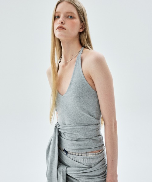Mardi Mercredi(マルディメクルディ)の「TOP HALTER NECK TIE DETAIL / トップ ホルター ネック タイ ディテール(キャミソール・レディース・ブラック/グレー・FREE)」の16枚目の写真