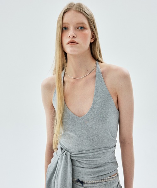 Mardi Mercredi(マルディメクルディ)の「TOP HALTER NECK TIE DETAIL / トップ ホルター ネック タイ ディテール(キャミソール・レディース・ブラック/グレー・FREE)」の18枚目の写真