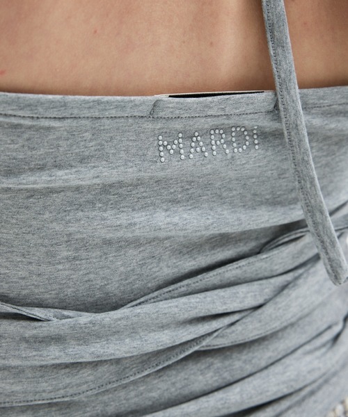 Mardi Mercredi(マルディメクルディ)の「TOP HALTER NECK TIE DETAIL / トップ ホルター ネック タイ ディテール(キャミソール・レディース・ブラック/グレー・FREE)」の21枚目の写真
