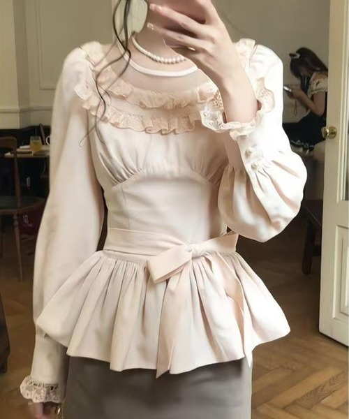 AsheKsha(アシクシャ)の「レースフリルリボンウエストマークフレアヘムトップス(シャツ/ブラウス・レディース・ピンク・M/S)」の3枚目の写真