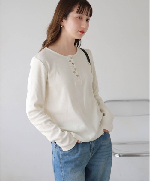 tiptop(ティップトップ)の「【WEB限定アイテム】テレコ多釦ヘンリーT(Tシャツ/カットソー・レディース・ブラック/オフホワイト・FREE)」の8枚目の写真