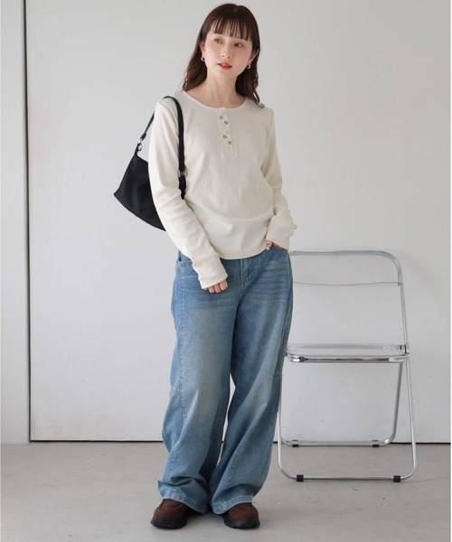 tiptop(ティップトップ)の「【WEB限定アイテム】テレコ多釦ヘンリーT(Tシャツ/カットソー・レディース・ブラック/オフホワイト・FREE)」の9枚目の写真