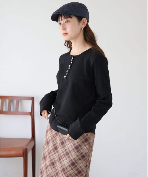 tiptop(ティップトップ)の「【WEB限定アイテム】テレコ多釦ヘンリーT(Tシャツ/カットソー・レディース・ブラック/オフホワイト・FREE)」の18枚目の写真