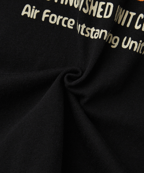 OUTSTANDING(アウトスタンディング)の「MIL SERIES LONG SLEEVE(BOMB GROUP)_BLACK(Tシャツ/カットソー・メンズ・その他・X-LARGE/MEDIUM/LARGE)」の8枚目の写真