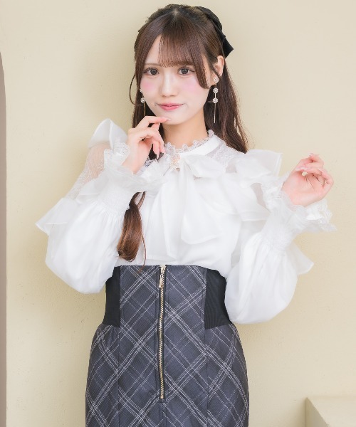 couture BY ROJITA(クチュールバイロジータ)の「ラッフルシアー長袖ブラウス(シャツ/ブラウス・レディース・ピンク/マルチ/ブラック/ホワイト・FREE)」の2枚目の写真