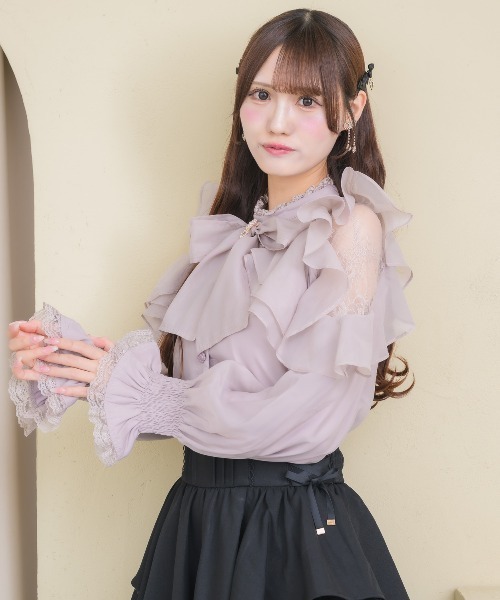 couture BY ROJITA(クチュールバイロジータ)の「ラッフルシアー長袖ブラウス(シャツ/ブラウス・レディース・ピンク/マルチ/ブラック/ホワイト・FREE)」の3枚目の写真