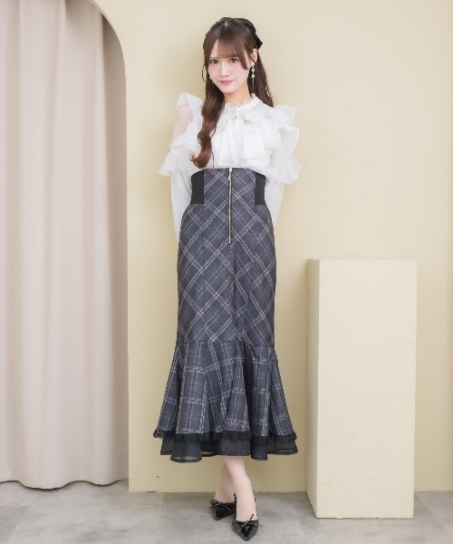 couture BY ROJITA(クチュールバイロジータ)の「ラッフルシアー長袖ブラウス(シャツ/ブラウス・レディース・ピンク/マルチ/ブラック/ホワイト・FREE)」の5枚目の写真