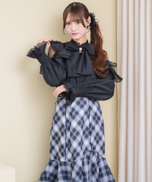 couture BY ROJITA(クチュールバイロジータ)の「ラッフルシアー長袖ブラウス(シャツ/ブラウス・レディース・ピンク/マルチ/ブラック/ホワイト・FREE)」の18枚目の写真