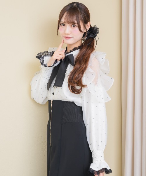 couture BY ROJITA(クチュールバイロジータ)の「ラッフルシアー長袖ブラウス(シャツ/ブラウス・レディース・ピンク/マルチ/ブラック/ホワイト・FREE)」の21枚目の写真