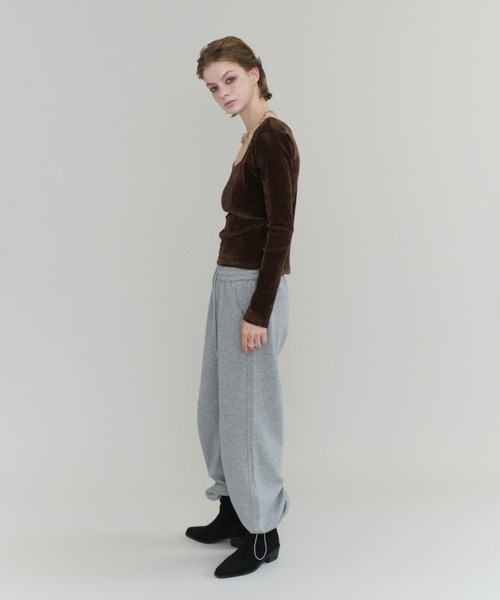 Rohwel(ローウェル)の「Velour Long Sleeve Top / ベロアロングスリーブトップス(Tシャツ/カットソー・レディース・ライトグレー/ブラック/ブラウン・FREE)」の13枚目の写真
