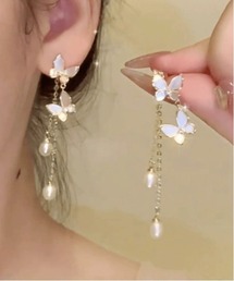 tunee（チュニー）の「【TUNE】蝶モチーフロングピアス（ピアス（両耳用））」