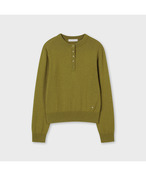 PLAC WOMEN(プレイス・ウィメン)の「カシミヤ ブレンド ヘンリーネック ニット オリーブ(ニット/セーター・レディース・オリーブ・SMALL/MEDIUM)」の1枚目の写真