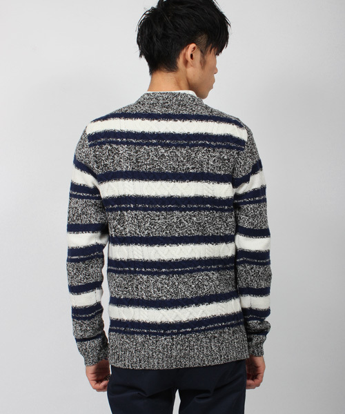 MEN'S BIGI（メンズビギ）の「アラン柄クルーネックニット/無地＆ボーダー（ニット/セーター・メンズ・グレー系その他/ホワイト系その他/グレー/ホワイト/ボルドー・S/M/L）」の7枚目の写真