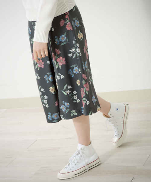 Denime(ドゥニーム)の「花柄スカンツ(その他パンツ・レディース・ブラック/ホワイト・FREE)」の7枚目の写真