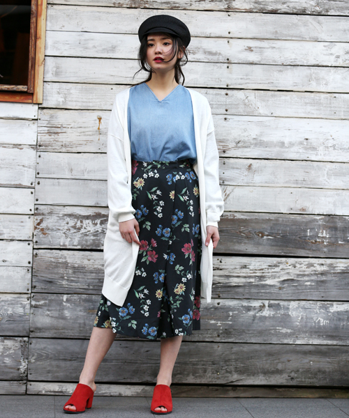 Denime(ドゥニーム)の「花柄スカンツ(その他パンツ・レディース・ブラック/ホワイト・FREE)」の4枚目の写真