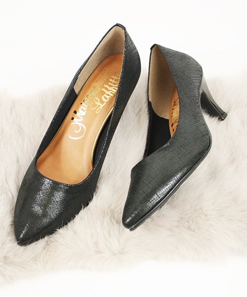 salle de bal（サルデバル）の「ビーガンレザー ポインテッドパンプス（パンプス・レディース・ブラック/グレイッシュベージュ・L/M/S）」の2枚目の写真